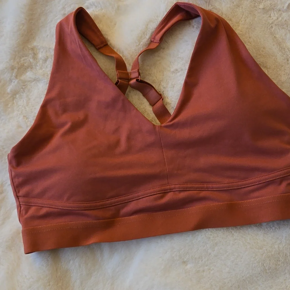 Fabletics Large Sports Bra - Picture 3 of 4